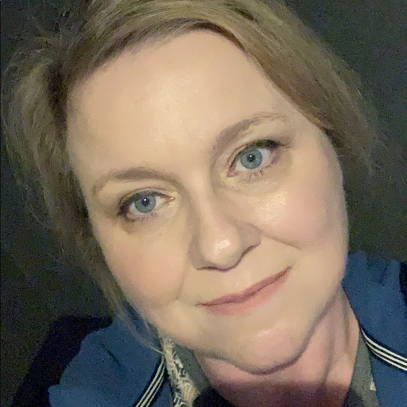 Meet your posher! - Picture 3 of 6